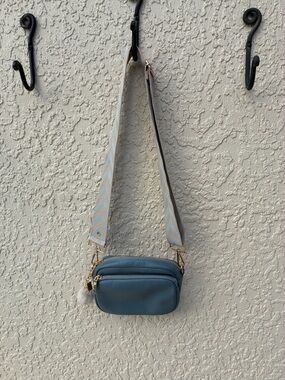 Pom Pom London Textured Blue leather Crossbody Bag with Patterned Strap